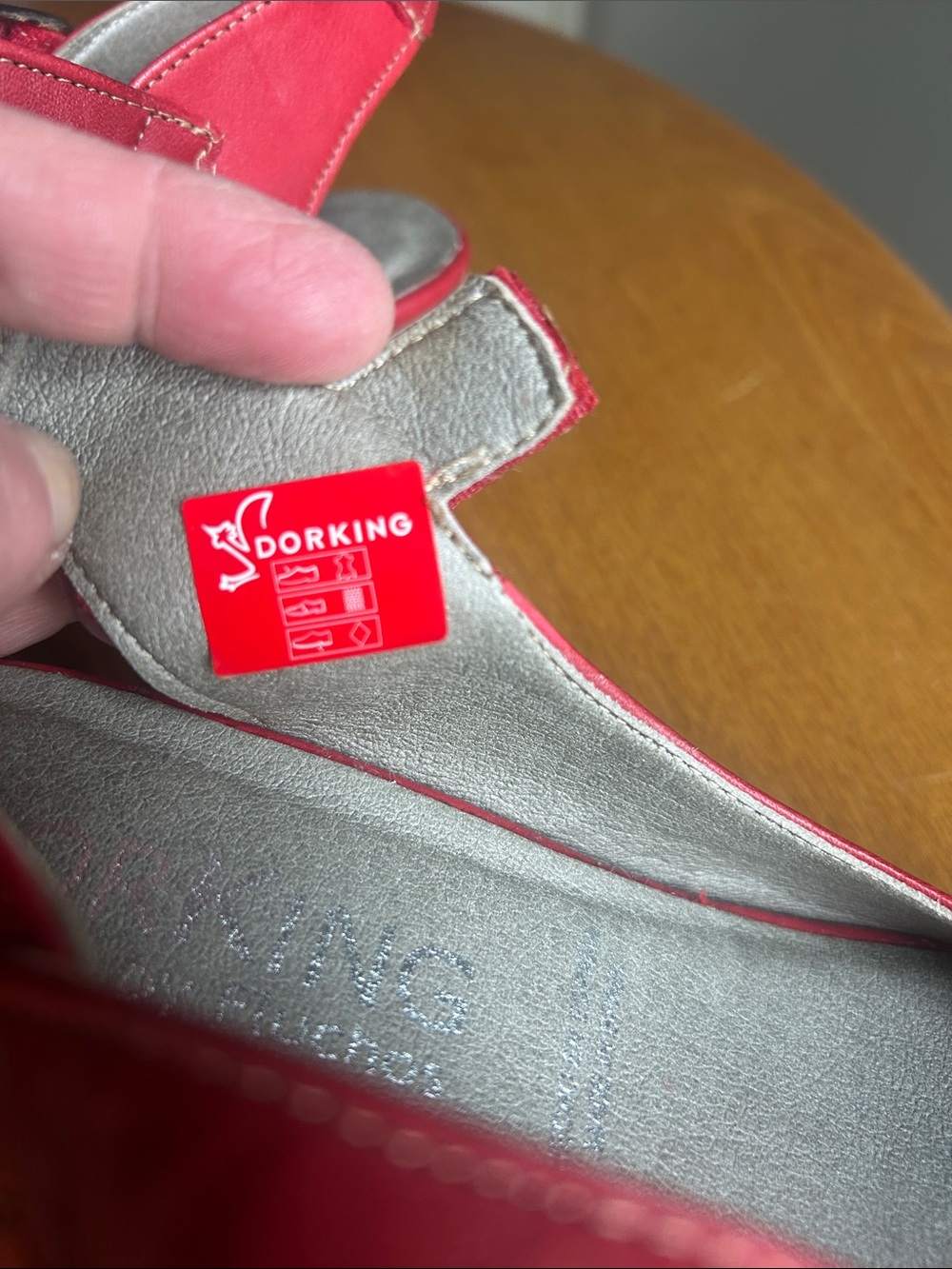 Dorking  women’s wedge sandal red size us7 /37 - Picture 5 of 10